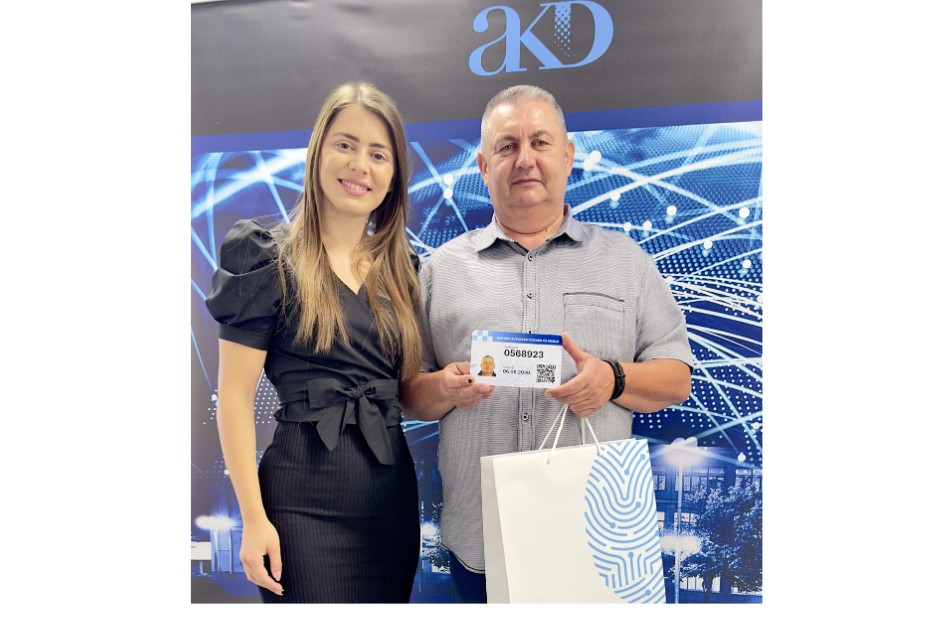 Isporučene prve kartice autotaksi vozača